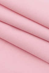 Raegan – Figurbetontes Maxikleid mit Blumenstickerei in Rosa