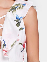 Wunderschönes Kleid mit tiefem Ausschnitt und Blumenmuster