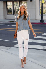 Mühelos auffälliges ärmelloses Denim-Top mit Knopfleiste