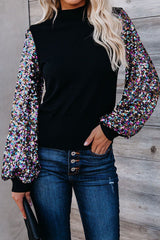 Urlaubsfertiges Stricktop mit bunten Pailletten