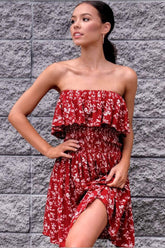 Rotes, zitterndes Minikleid