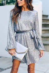 Glamorous Pailletten-Minikleid mit Bindegürtel in der Taille – 2 Farben