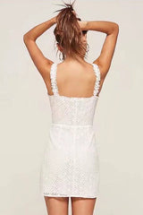 Minikleid mit Spitze und Knopfleiste