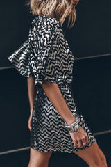 Forever Chic Minikleid mit offenem Rücken und kurzen Ärmeln