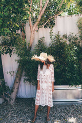 Sonnencreme-Bikini-Strandkleid aus Spitze