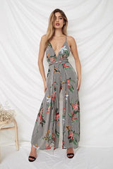 Rückenfreier Jumpsuit mit Streifenmuster und Bindegürtel