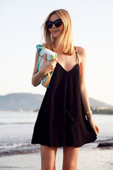 Kleines schwarzes Minikleid