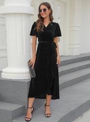 KURZÄRMELIGES KLEID AUS SAMT MIT GESPLITTETEN ÄRMELN