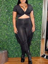 Set aus gedrehtem Crop-Top und Fransenhose – Ausverkauf