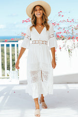 Ausgestelltes Maxikleid mit Spitzenstickerei