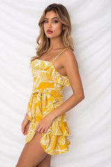 Minikleid mit Rüschen und Blätter-Print