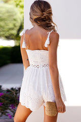 Spaghetti-Strampler mit Spitzenquaste