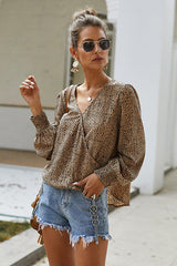 Draw You Close – Bedrucktes Wickeltop mit langen Ärmeln – 2 Farben