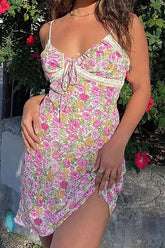 Wunderbar raffiniertes Minikleid aus Spitze mit Blumendruck