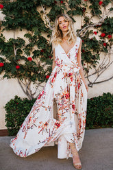 Ausgestelltes Maxikleid mit Boho-Print und Bindegürtel