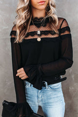 Cozy Fantasy – Schwarzes, gepunktetes Langarmtop mit Spitze