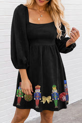 Schwarzes Minikleid mit eckigem Ausschnitt und Pailletten im Weihnachts-Nussknacker-Stil