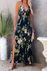 Stun And Only – Rückenfreies Maxikleid mit hohem Schlitz und Print