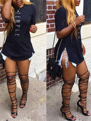 T-Shirt mit Seitenschlitz und Slogan