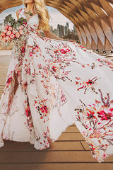 Ausgestelltes Maxikleid mit Boho-Print und Bindegürtel