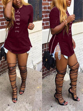 T-Shirt mit Seitenschlitz und Slogan