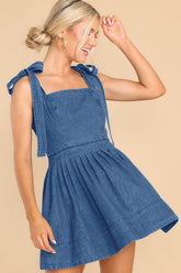 Season Of Fun – Geschnürtes Jeans-Minikleid – 2 Farben