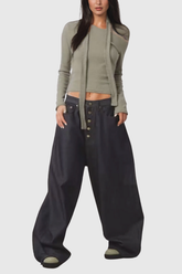 Afya Jeans mit niedriger Taille und weiten Knöpfen