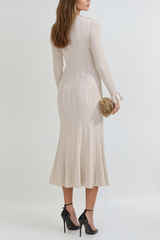 Agapito – Maxi-Strickkleid mit Rüschen und V-Ausschnitt