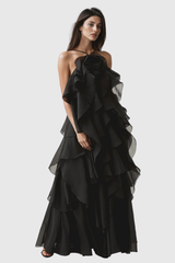 Ailish – Rückenfreies Maxikleid mit Blumen- und Rüschenmuster in Schwarz