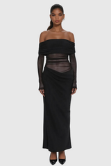 Alucia – Schulterfreies, gerüschtes Maxikleid aus Netzstoff in Schwarz