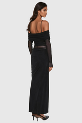 Alucia – Schulterfreies, gerüschtes Maxikleid aus Netzstoff in Schwarz