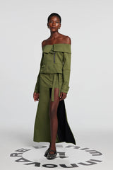 Allie Maxirock mit hohem Schlitz