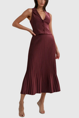 Alora – Ärmelloses Set mit Rüschenrock und Revers in Rot