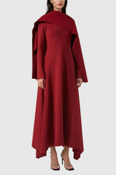 Asymmetrisches Maxikleid mit Alp-Schal