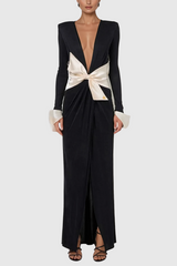 Alsatia – Maxikleid mit tiefem Ausschnitt und Schlitz und Schleife