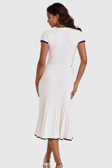 Alvar – Tief ausgeschnittenes Strickrock-Set mit Rüschen