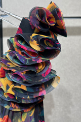 Anika Kleid mit V-Ausschnitt und Blumenmuster