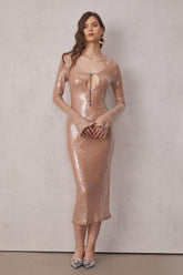 Aoibhe – Langärmliges, rückenfreies Midikleid mit Pailletten in Aprikose