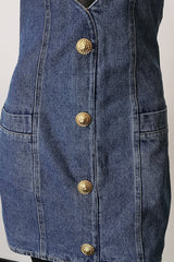 August – Figurbetonter Rock mit Knopfverzierung