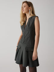 Ärmelloses, plissiertes Korsett-Kurzkleid mit V-Ausschnitt