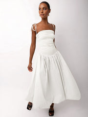 Midikleid mit geknoteten, verstellbaren Trägern und Taschen