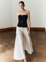 Schulterfreies, langes Plisseekleid