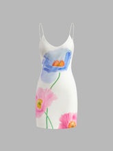 Rückenfreies, kurzes Kleid mit Blumenmuster