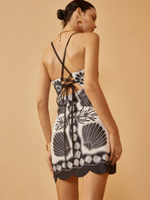 Rückenfreies Kleid mit Print und Kordelzug