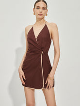 Rückenfreies Kleid mit Knotendetail und Kontrastbesatz