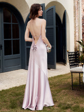 Langes, plissiertes Camisole-Kleid mit Rosette-Muster