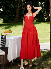 Neckholder-Midikleid mit Herzausschnitt und Plissee