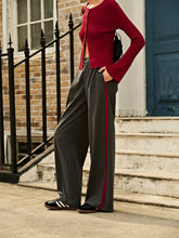 Nadelstreifenhose mit Kontrastpaspelierung