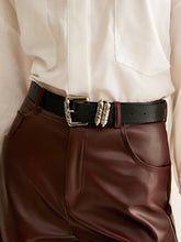 Gerade Hose aus PU-Leder mit Gürtel