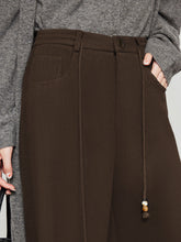 Drapierte Hose mit weitem Bein und Kordelzug